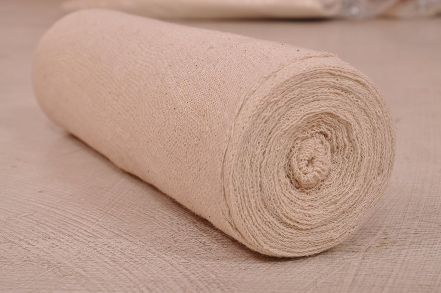 100% Cotton Stockinette Roll – 400g Soft Lint-Free Mutton Cloth 4 Metre for Car Polishing & Cleaning – Scratch-Free Buffing Cloth for Paintwork Shine – Ideal for Garage, Workshop & Home Use(Pack of 1)